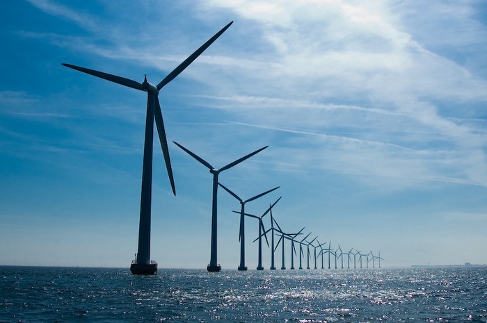 Ветряки на море