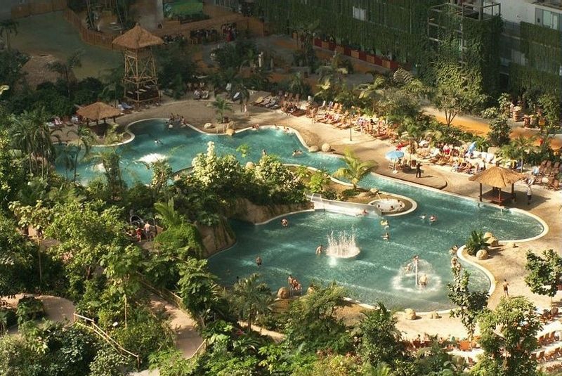 Тропический курорт "Tropical Islands" в Германии