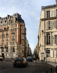 Перспектива ул. Вожирар от перекрестка с ул. Бонапарта