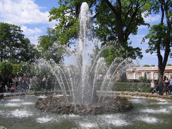 Фонтан "Сноп" в Монплезирском саду