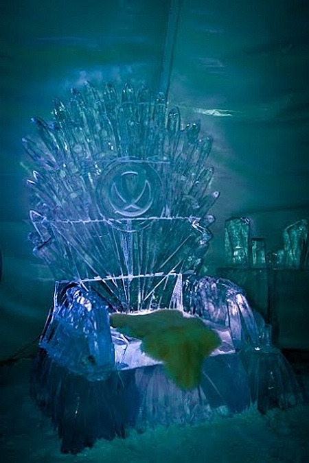 Трон из Игр престолов в ледяном баре Буковеля