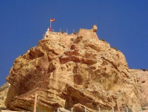 Крепость Санта-Барбара в Аликанте - одна из крупнейших в Испании