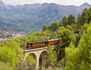 Путешествие по острову Майорка на поезде из прошлого