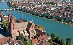 Базель -- о петухах, часах и самоиронии 