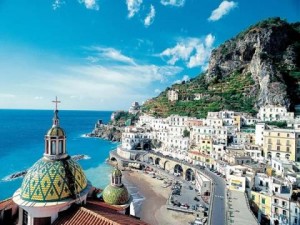Неаполитанская Ривьера - крупнейший туристический центр Италии