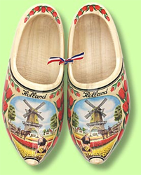 Деревянные башмаки кломпены - символ Голландии