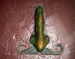 Необычные памятники и места Киева