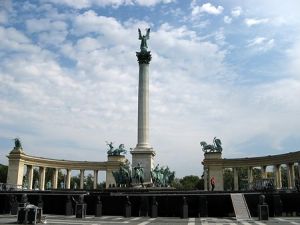 Площадь Героев. Памятник тысячелетия Венгрии