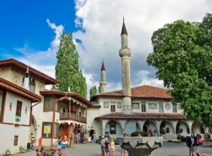 Увлекательный маршрут из Севастополя в Бахчисарай и пещерные города