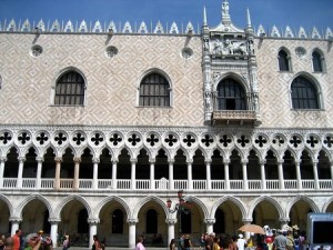 Дворец Дожей. Взгляд снаружи