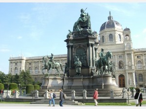 Площадь Марии Терезии