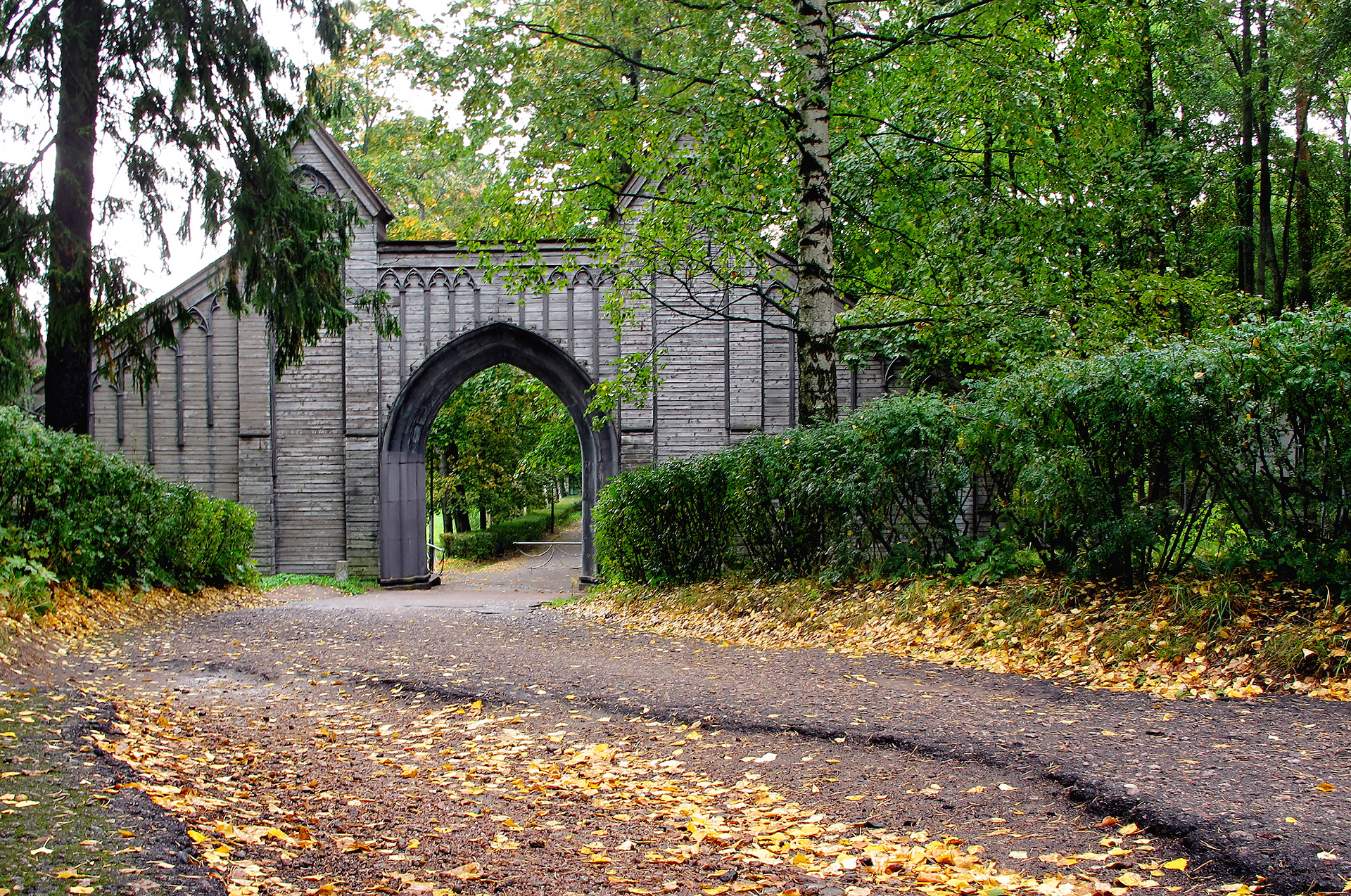 Фото достопримечательностей Санкт-Петербурга и области: Неоготические ворота