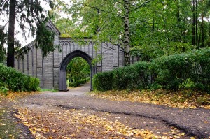 Неоготические ворота (Санкт-Петербург и область)