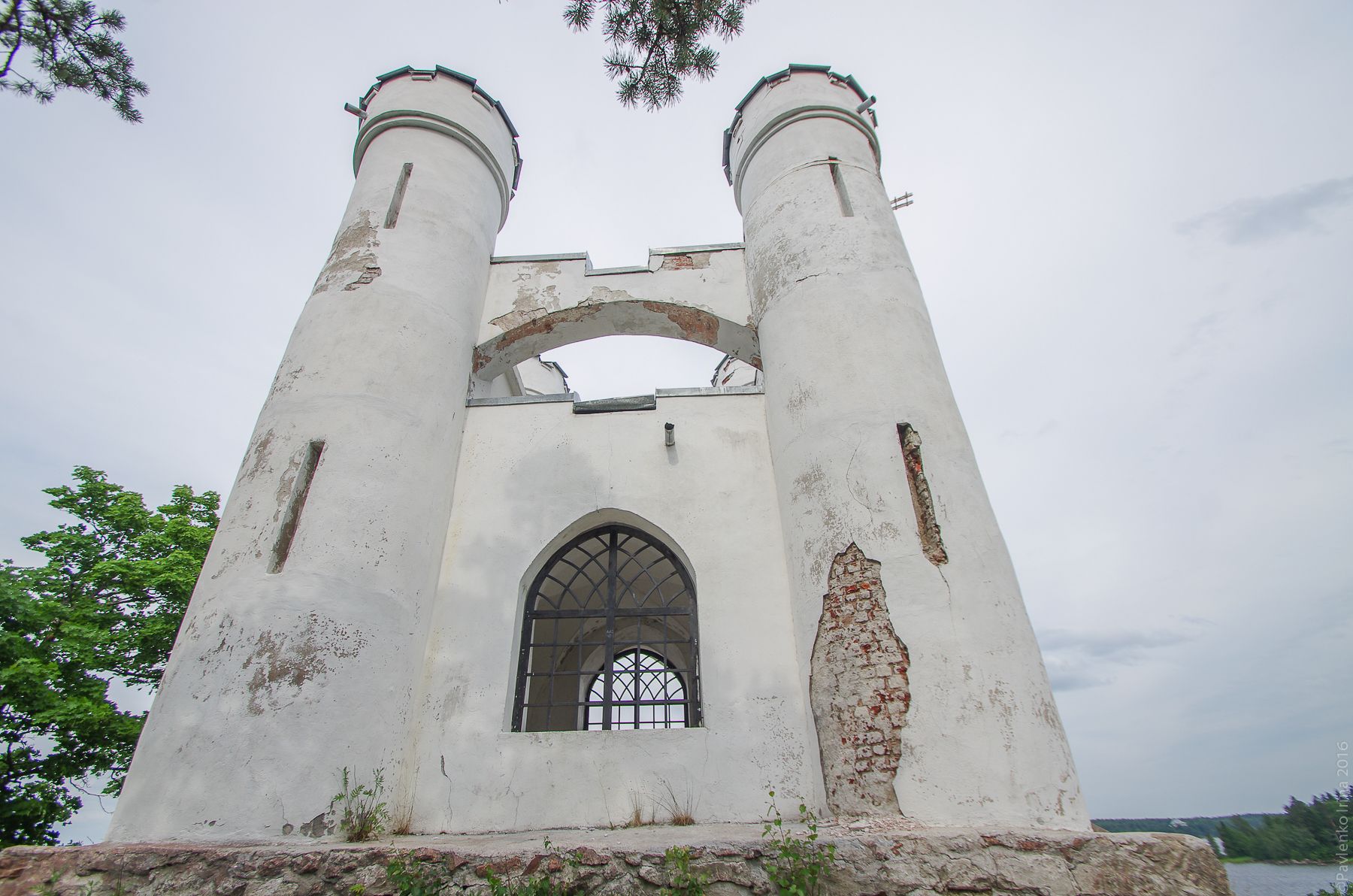 Фото достопримечательностей Санкт-Петербурга и области: Остров-некрополь – Людвигштайн