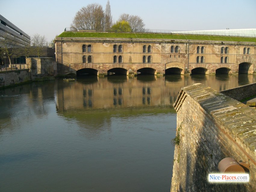 Фото достопримечательностей Страсбурга: Страсбург. Линия Мажино. Плотина Вобана