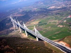 Виадук Мийо. Вид с самолета (Франция)