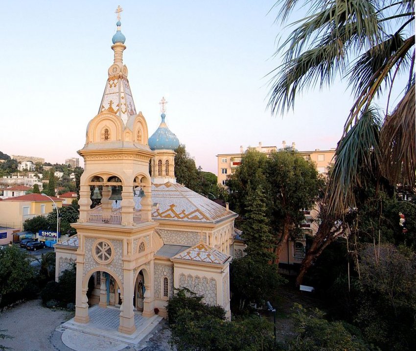 Фото достопримечательностей Лазурного берега Франции: Архангело-михайловская церковь в Каннах