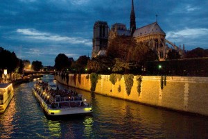 Ночная прогулка на кораблике по Сене