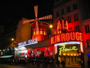 Знаменитое кабаре Мулен Руж (Париж)
