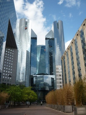 Дефанс. la Défense (Париж)