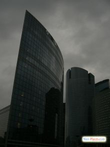 Дефанс. la Défense (Париж)