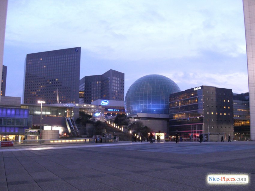 Фото достопримечательностей Парижа: Дефанс. la Défense