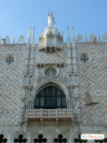 Судьбоносный балкон Дворца Дожей.  (Венеция)