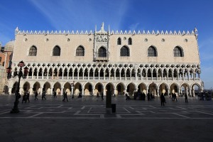 Вид на дворец Дожей (Венеция)