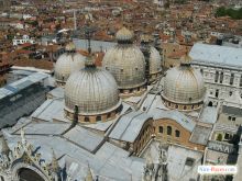 Купола Собора Святого Марка. Вид с башни на площади (Венеция)