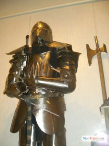 В музее можно увидеть даже фрагменты рыцарского одеяния (Киев и область)