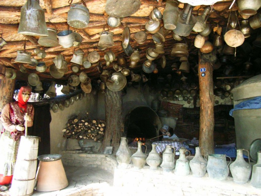 Фото достопримечательностей Турции: Одна из экспозиций в этнографическом музее "Йорук-парк"