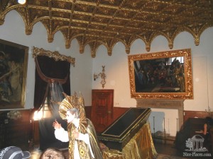 Золотой зал, один из красивейших в замке. Дракула там обитает только в день "Духов и ужасов" :) (Словакия)