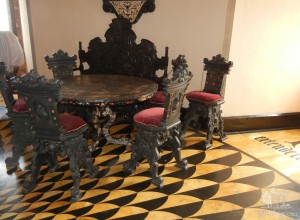 Красивая мебель в Мраморном зале (Словакия)