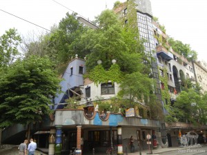 Дом Хундертвассера - единение с природой в центре Вены (Вена)