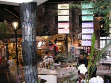 Кафе на первом этаже дома Хундертвассера в Вене (Вена)