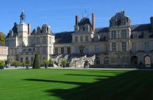 Резиденция Фонтенбло. Большой дворец с лестницей-подковой