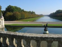 Фонтенбло. Вид с лестницы на пруд и парк