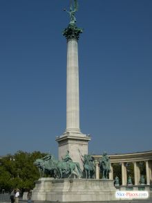 Памятник тысячелетия Венгрии (Будапешт)