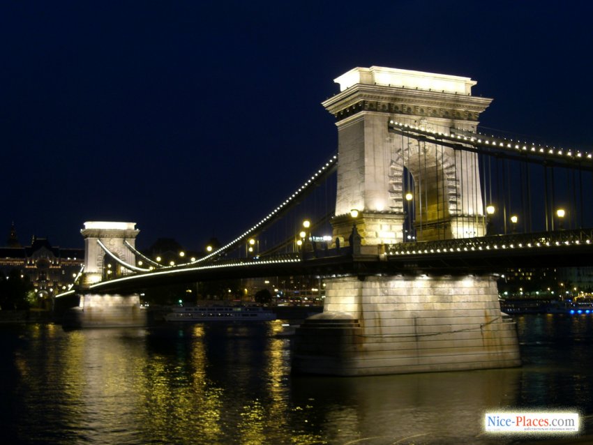 Фото достопримечательностей Будапешта: Самый старый мост Будапешта