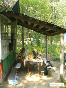 Лучшее место для распития всего, что можно пить - терраса. Правда без света.  (Киев и область)