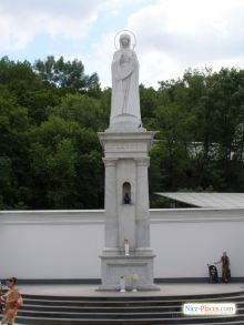 На выезде с моста в сторону монастыря (Святогорск)