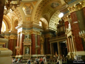 Базилика Святого Иштвана внутри (Будапешт)