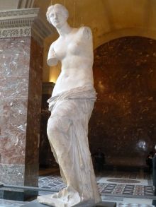 Статуя Венеры Милосской в Лувре (Париж)