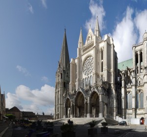 Вид на южную часть поперечного нефа (Франция)