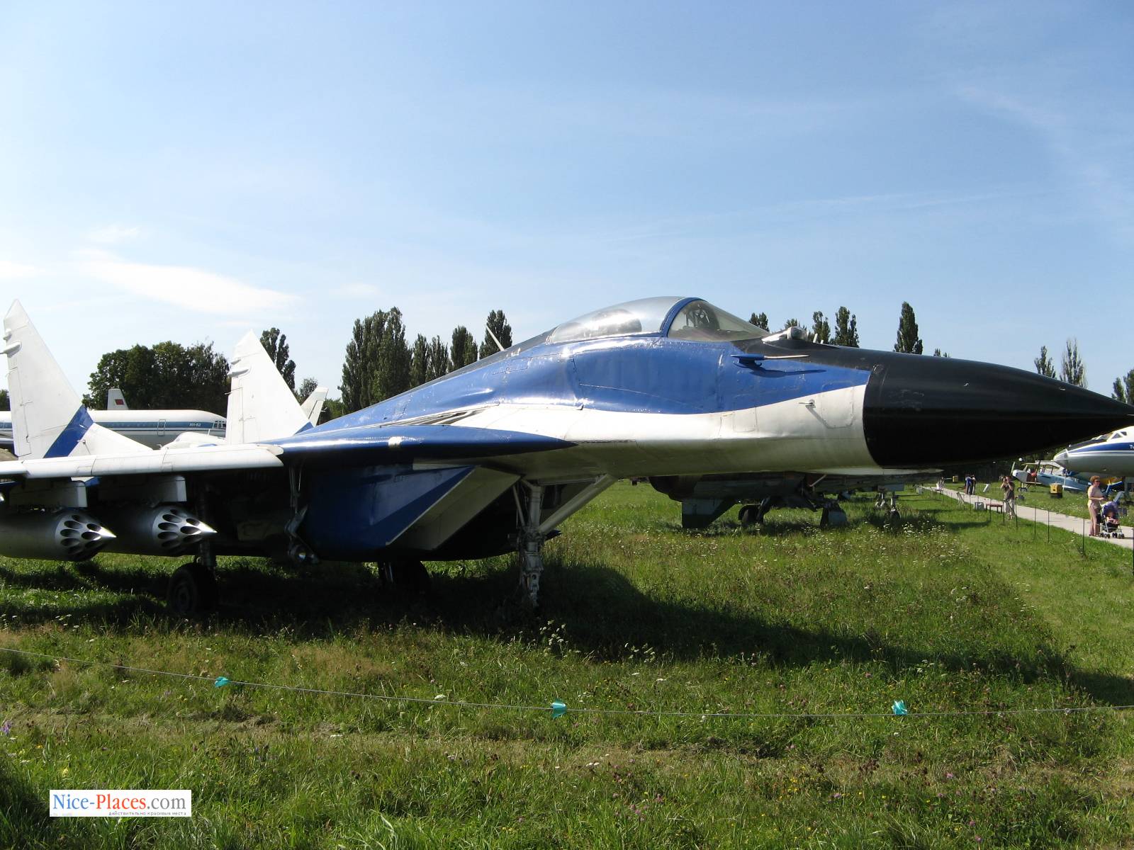 Фото достопримечательностей Киева и Киевской области: МиГ-29
