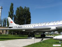 Старичка Ту-104 заслоняют "молодые" (Киев и область)