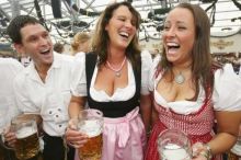 Минимальный объем кружки - 1 литр - так называемый МАСС (Германия)