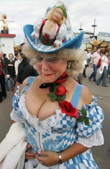 А вот и постоянные клиенты последних Октоберфестов (Германия)