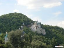 Монастырь в меловой горе