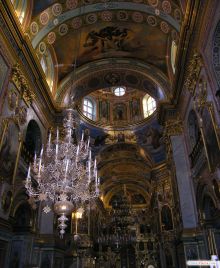 Внутри основной церкви Почаевской Лавры